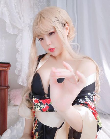 亚洲人妖女同在线播放