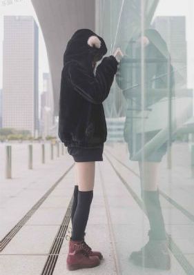 火热的邻居在线观看