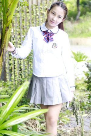 《年轻的妈妈》