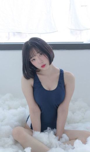 厨房掀起老师裙子挺进去视频